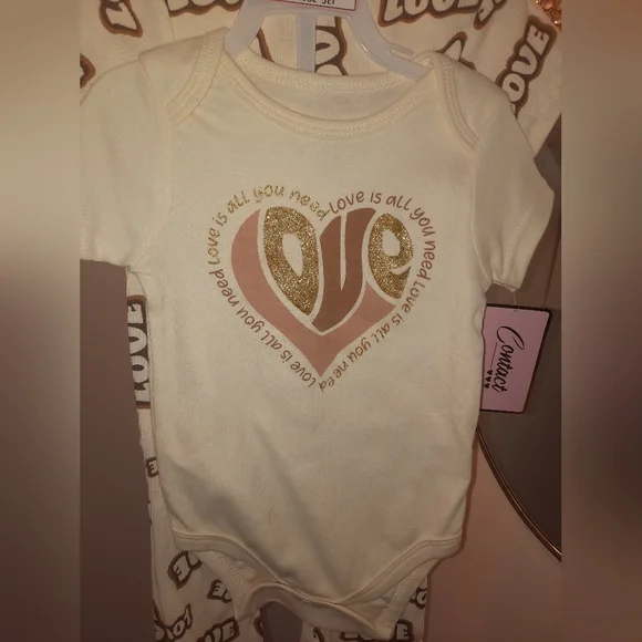 Love-Themed Cream Baby 3 Pack Outfit - Picture 6 of 7